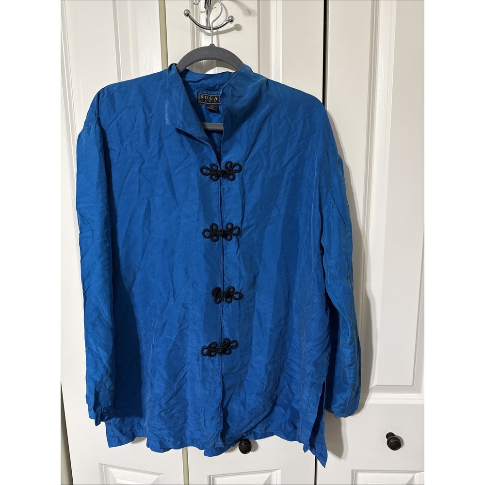 Bogari Women's Blue Silk Blouse Asian Inspired W Frog Enclosures Large 90's